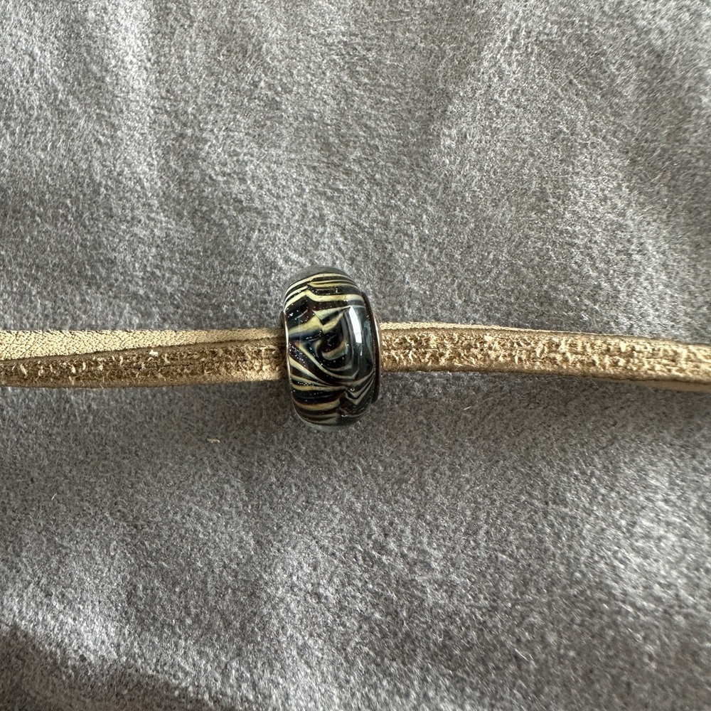 Chamilia glass and silver safari tracks bead